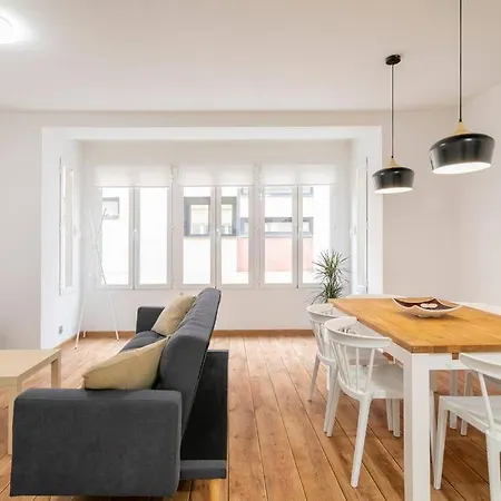 Cozy Center Apartment *
