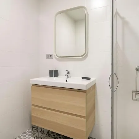 Cozy Center Apartment